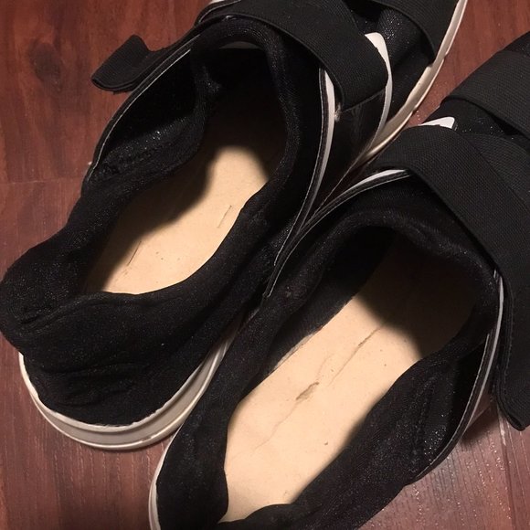 Guess Gwverna Sneakers - Picture 4 of 8